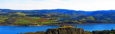 Washington Hikes: The Columbia Gorge Labyrinth Has It All